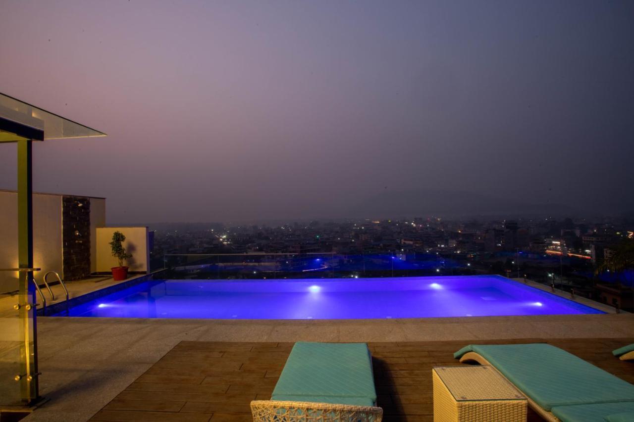 Hotel Siraichuli Chitwan Extérieur photo